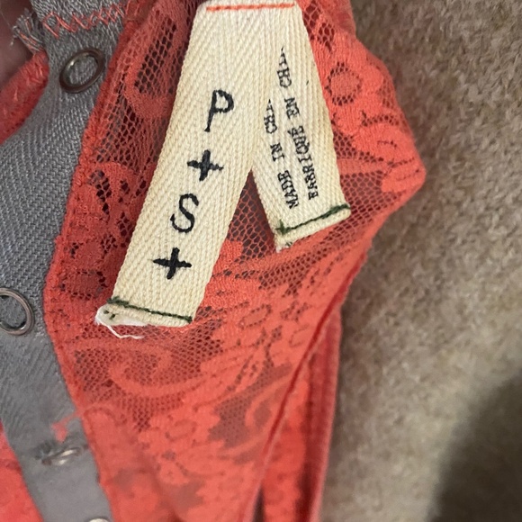 🕧 🌟3 for $25🌟 We the Free | Coral Lace Tank | Snap Racerback | Front Pocket | S - Picture 6 of 9